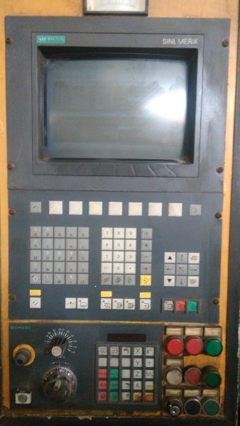  01 (um) Torno frontal Bifuso CNC, marca Pittler, mod.Petra 2, 250/2, cor bege, Comando Siemens 805. Segundocertificado pelo oficial de justiça em 29 de junho de2018, em regular estado. Avaliado em R$ 480.0000,00(quatrocentos e oitenta mil reais)
